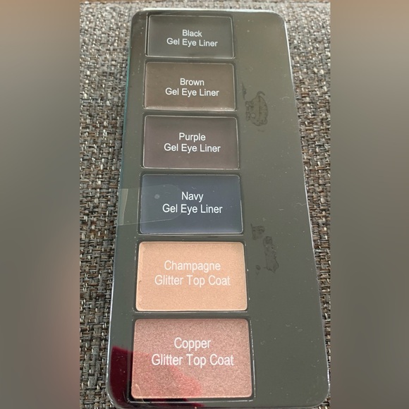 ✨HOST PICK✨ Ulta Beauty 33 pc makeup collection - Picture 2 of 6